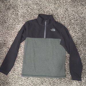 The North Face kids sweater size M 10-12
